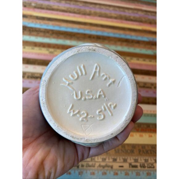 Vintage HULL Art Pottery USA W-2 - 5-1/2 Water Lilly Ewer Pitcher Vase Art Deco - Picture 6 of 7